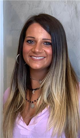Sono Damaris, una ragazza di 27 anni residente a Siena.
Diplomata in lingue straniere, sono disponibile a lezioni private di Inglese, Italiano e Francese per bambini delle Scuole Materne,Elementari e Medie di Siena
