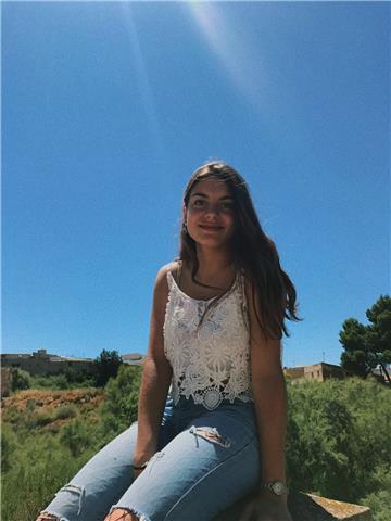 Soy estudiante de física y ofrezco clases de física, química y matemáticas para primaria, eso y bachillerato. un saludo