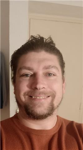 Profesor de inglés con demostrado currículum y experiencia imparte clases de refuerzo y preparación hasta universidad.b2-c1