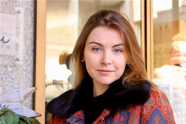 Sono una ragazza diplomata in Turismo, ho vissuto per 2 anni e mezzo in Inghilterra e ho lavorato come Receptionist, mi propongo per lezioni in conversazione e aiuto compiti per bambini e ragazzi