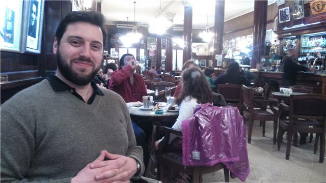 Profesor en Letras (UNS) especialista en enseñanza de Lengua y Literatura