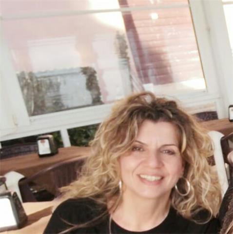 Insegnante madrelingua di tedesco impartisce lezioni per tutti i livelli