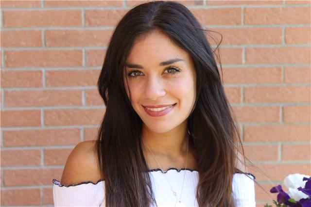 Ciao Sono Alessandra, neolaureata in materie umanistiche, offro ripetizioni a tutti coloro che hanno bisogno di aiuto in materie come italiano, storia e geografia e per gli studenti universitari in linguistica. Con la speranza di rendervi lo studio piacev