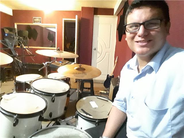 Clases de música para todas las edades, dictamos clases de teclado, bateria, bajo, guitarra y mucho más
