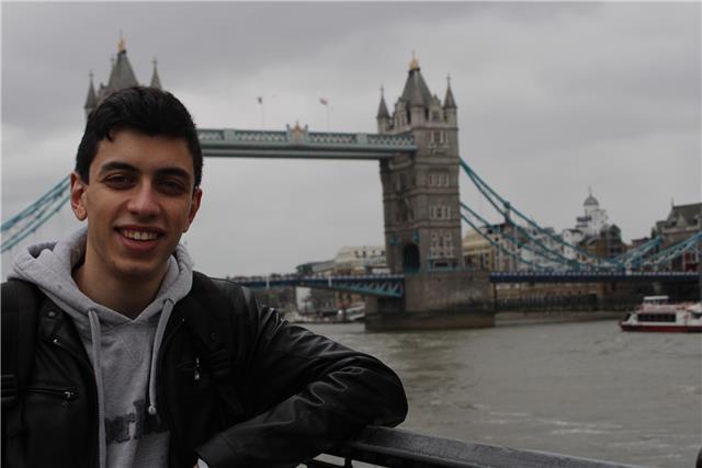 Studente giurisprusenza, diplomato in Relazione Internazionali per il marketing offre lezioni di inglese per ragazzi di tutte le scuole