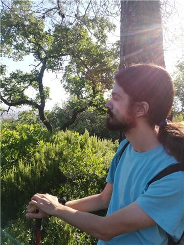 Graduado en historia con master de professor de secundaria imparte classes de primaria, eso i bachillerato humanístico