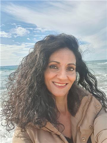 Licenciada en turismo imparte clases de francés, inglés, catalán y español, tanto teóricas como de conversación