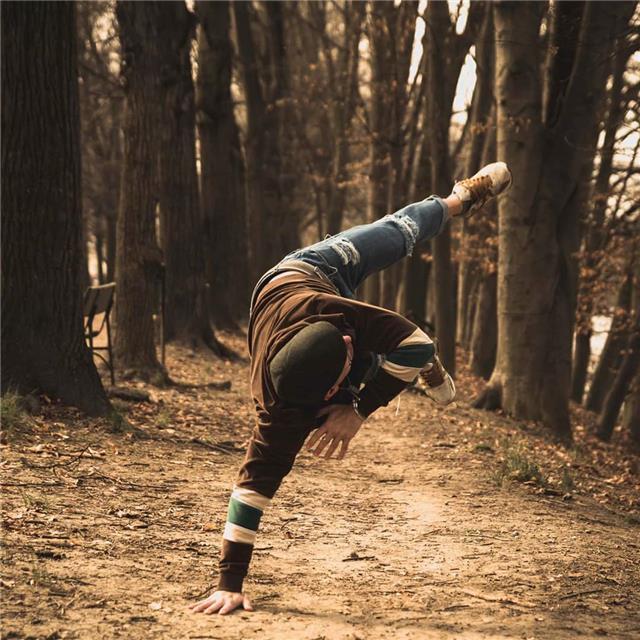 Insegnate di danza nelle più famose e riconosciute scuole e accademie d'Italia di Hip Hop, Locking, Popping. Partecipazione a numerosi programmi televisivi e rassegne teatrali, fondazione dello studio INDIPENDANCE di Chivasso (TO) e lezioni presso numero 