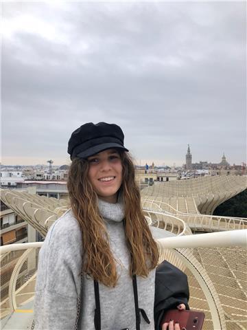 Doy clases particulares de matemáticas enfocado a la ebau,tengo mucho material con el que practicar y mejorar