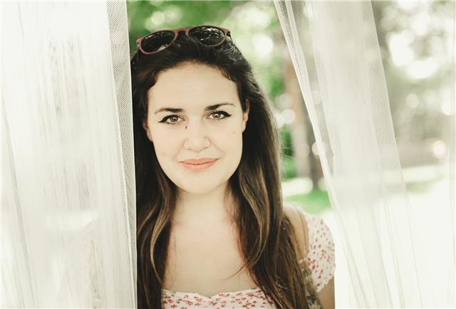 Insegnante di inglese con esperienza decennale impartisce lezioni in presenza e online