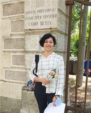 Neo diplomata mi offro come insegnante di recupero di inglese e spagnolo per ragazzi delle elementari, medie e superiori
