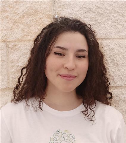 Doy clases de apoyo de de primaria y la eso, sobretodo puedo ayudarte a hacer los deberes y estudiar. puedo ayudarte con asignaturas como historia, lengua, geografía entre otras