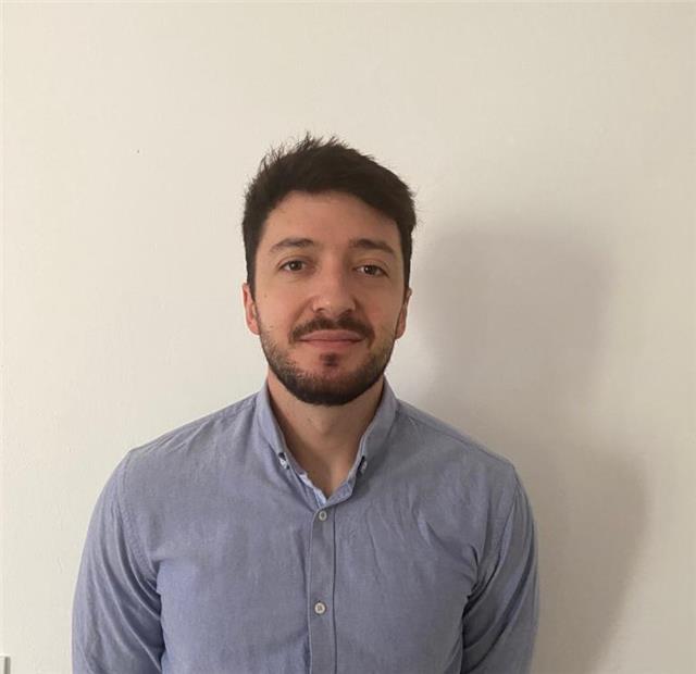 Graduado en historia, con más de 3 años de experiencia impartiendo clases