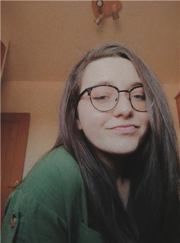 Mi nombre es rebecca, soy estudiante de magisterio y ofrezco clases particulares