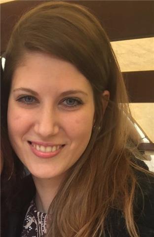 Laureata in Storia dell'arte e diplomata al Liceo scientifico con il massimo dei voti offre lezioni di Matematica e Scienze