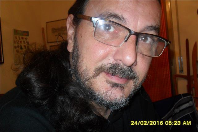 Docente di filosofia e storia impartisce lezioni di filosofia