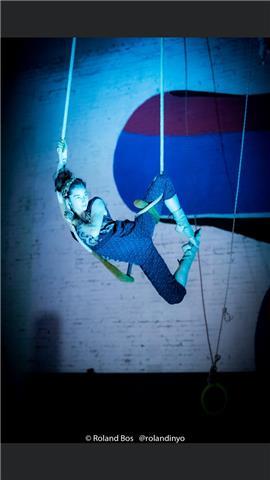 Doy clases de trapecio y expresión corporal