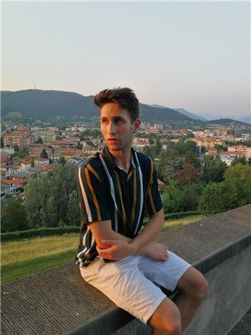 Laureando in fisica presso Bicocca Milano offre ripetizioni di matematica e fisica