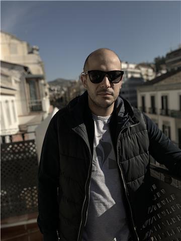 ¡profesor de matemáticas! además tengo altos conocimientos en física y química . experiencia