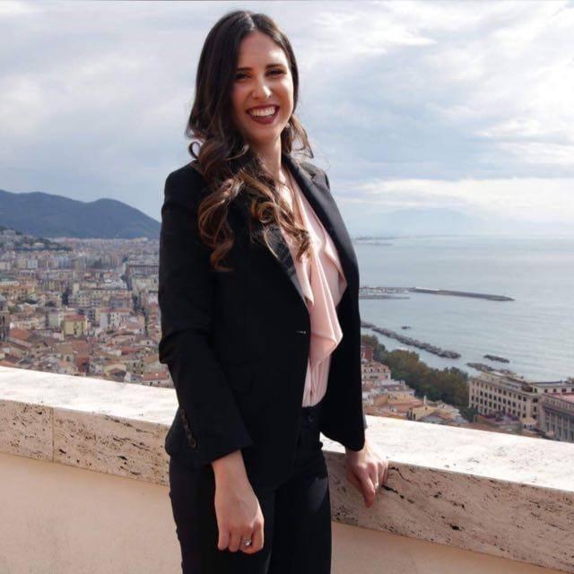 Cantante lirica Soprano impartisce lezioni private di tecnica vocale