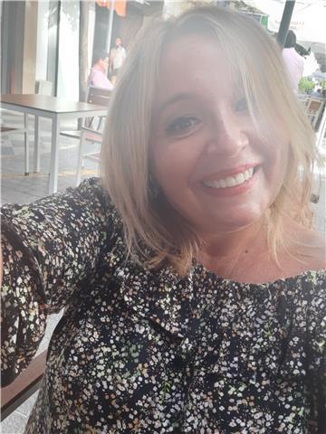 Profesora de lengua y literatura imparte clases de lengua, en algeciras, para alumnos de primaria, secundaria y bachiller