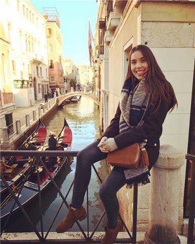 Doy clases particulares de lengua castellana y literatura, así como de español para extranjeros