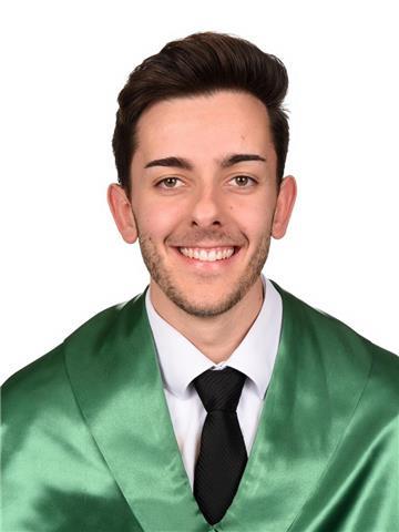 Maestro de Educación Primaria recién graduado se ofrece a dar clases particulares de todas las materias que se necesite, inglés, matemáticas