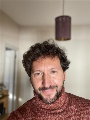 Profesor de teatro e interpretación. actor de teatro, cine y televisión formado con cristina rota con 20 años de experiencia. preparación para pruebas