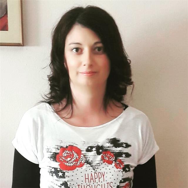 Diplomata con specializzazione in commercio estero impartisce lezioni di ripetizioni di francese, inglese, storia, geografia e italiano a studenti delle scuole medie. zona basso vicentino