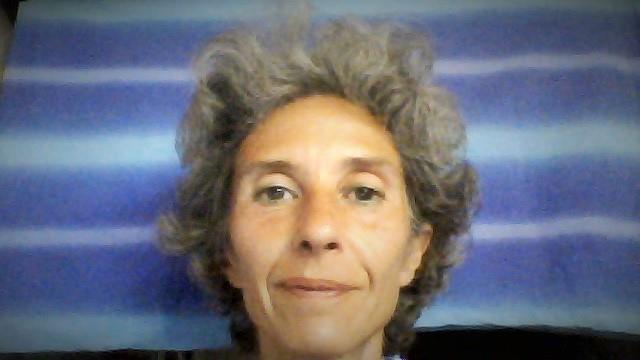 Laureata in Sociologia e discipline artistiche offre assistenza tesi