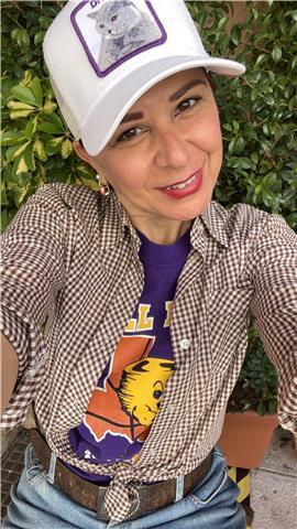 English teacher based in Italy with 11 years of experience is offering lessons