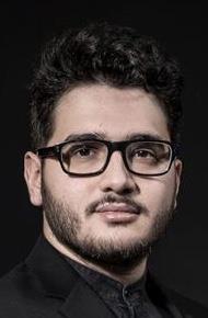 Insegnante di teoria, solfeggio, armonia, analisi musicale e pianoforte impartisce lezioni ad allievi di qualunque età