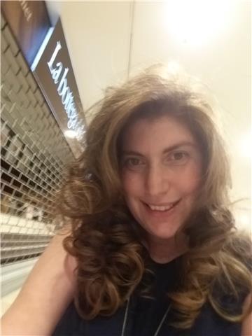 Avvocato impartisce lezioni di diritto; diploma di teoria e sorteggio, armonia, storia della musica, impartisce lezioni di musica