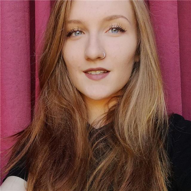 Studentessa laureata offre lezioni private di lingua inglese, francese,spagnolo, italiano, matematica e storia dell'arte