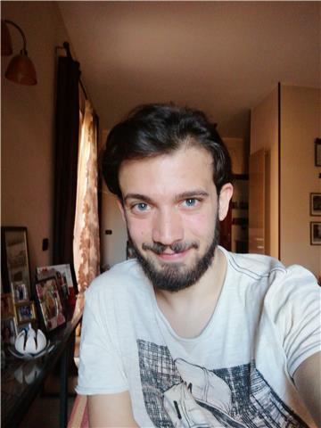 Laureando in lingue e letterature straniere offre lezioni di lingua e letteratura inglese per ogni età, e doposcuola per scuole elementari