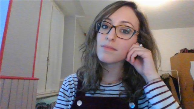 Profesora de inglés bilingüe imparte clases on-line tanto a niños como a adultos que quieran mejorar su nivel en inglés o prepararse para exámenes oficiales