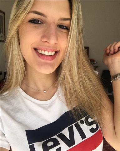 Studentessa universitaria si propone come aiuto compiti/ripetizioni