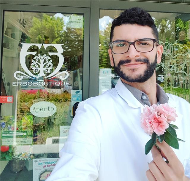 Laureato in Farmacia offre lezioni