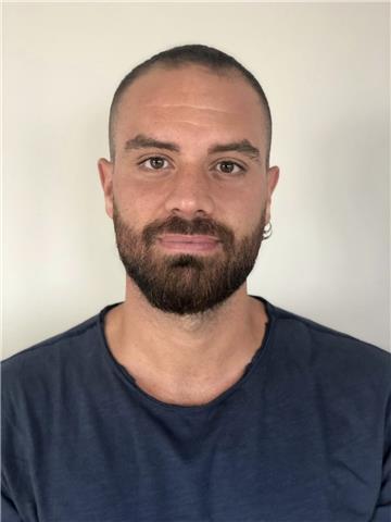 Soy una persona que desde los 23 años me he ido de casa a viajar y vivir por el mundo, desarrollando mi vida en inglés por más de 5 años entre Irlanda y Amsterdam