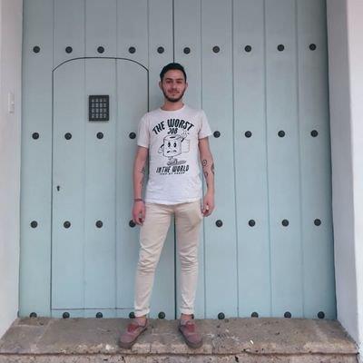 Profesor de español nativo que ofrece clase de redacción y conversación