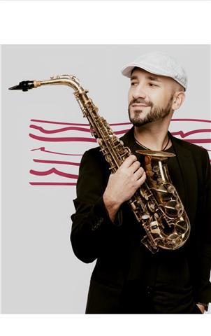Insegnante di Sassofono, offre lezioni anche online di Sax, teoria e solfeggio