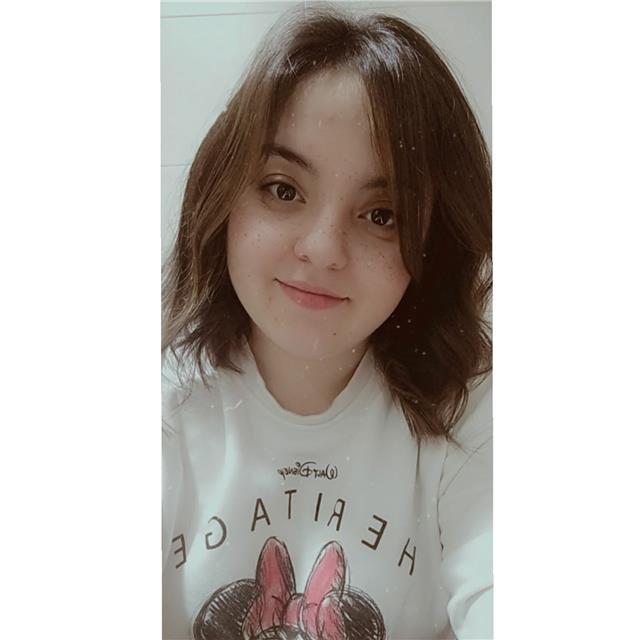 Soy paciente y divertida, quiero dar clase a quien le guste mucho este mundillo artístico y descubrir su estilo. no me importa la edad de los alumnos