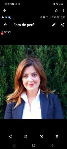 Graduada en derecho y ofrece su ayuda para realizar trabajos y ayudar a otros estudiantes de derecho