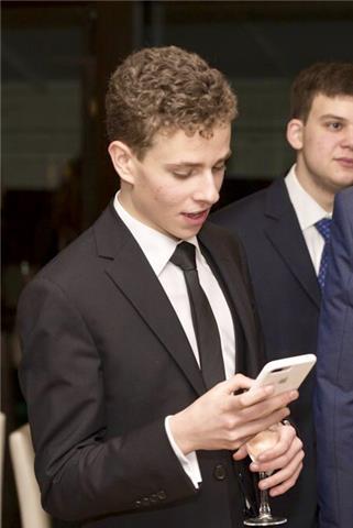Studente Diplomato al Liceo Scientifico a Torino. Frequento primo anno di Economia Aziendale