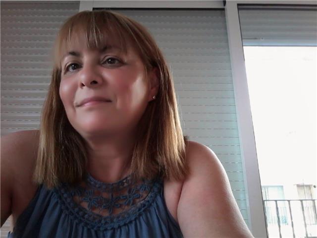 English classes to improve your speaking reading and listining, the calsses can be of small groups or individual