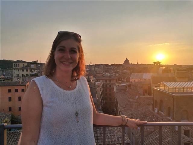Laureata in Mediazione linguistico-culturale in lingua inglese e russa con esperienza di insegnamento anche dell'Italiano come lingua straniera, offre ripetizioni di lingua inglese, francese, spagnolo e russo