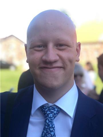 Profesor con experiencia trabajando en academia da clases particulares de cualquier asignatura a alumnos de primaria