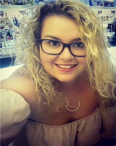 Estudiante en la facultad de química, se ofrece a dar clases particulares de química, matemáticas, y refuerzo a nivel escolar y de instituto