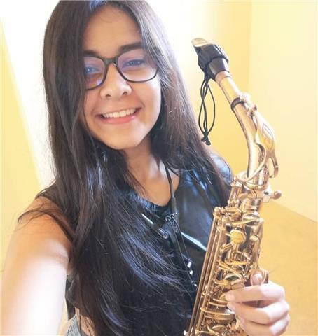 Profesora de saxofón ofrece clases particulares de instrumento (Saxofón), lenguaje musical, educacion auditiva hasta nivel profesional. Preparación de pruebas a conservatorios