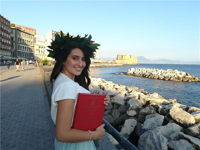 Laureata in lingue e in possesso del C1 offre lezioni di spagnolo